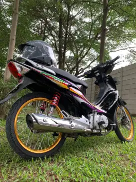 Motor Karisma 2003