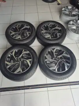 Velg Oem hyunday Creta R17 pcd 5×114.3 plus ban 80% 2022..4pcs