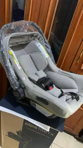 Nuna car seat & base