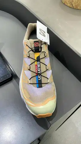 Sepatu Salomon Kondisi Baru