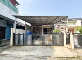 Rumah 4 KT Strategis 10 Menit ke Tol Kukusan 3 SHM Hadap Utara J-23473