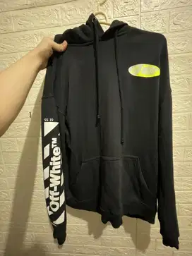 Hoodie Off White Hitam (not ori) Preloved - Ukuran L