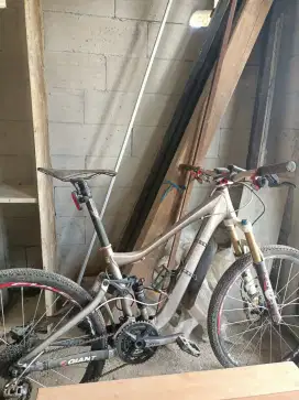 sepeda Giant Trance X-0 size S