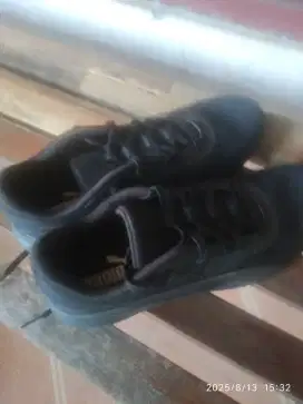 Sepatu PUMA size 45