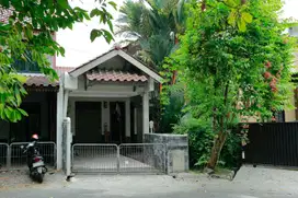 Jual Rumah Strategis 3 Menit ke Cibinong Square Mall Siap KPR J-16787