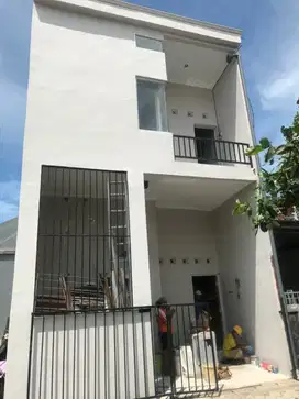 Dijual Rumah Kost Baru Tingkat 2 Lantai Siap Pakai Daerah Medoho, Smrg