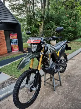 Di jual sepeda motor Honda crf (L) 150cc