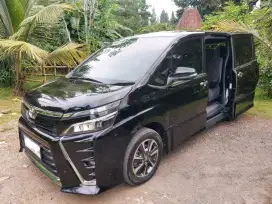 Toyota Voxy Hitam 2018 (individu)