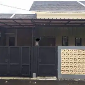 Rumah Hadap Utara 10 Menit ke RSU Hermina Serpong Dibantu KPR J-28952