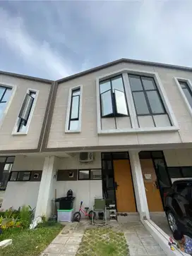 Rumah Hadap Selatan 15 Mnt ke Living Plaza Jababeka Siap KPR J-30422