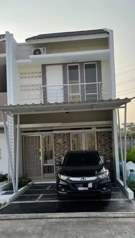 Rumah Modern 15 Menit ke Mall Paradise Walk Serpong Harga Nego J-30689
