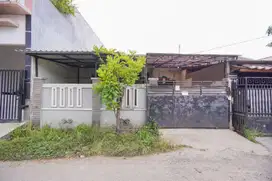 Rumah LT 90 Strategis Dekat Summarecon Mall Bekasi Hadap Utara J-24160
