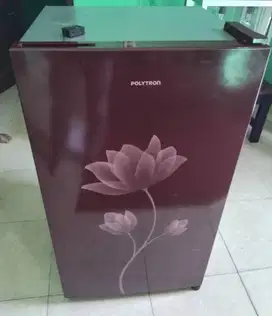 Di jual kulkas 1 pintu polytron