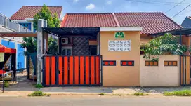 Dijual Rumah SHM Dekat Pusat Perbelanjaan di Depok Hadap Timur J-23481