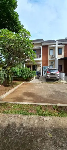 Rumah LT 96 Strategis 15 Mnt ke Mall Ciputra Cibubur Siap Huni J-30909