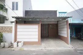 Rumah SHM Strategis 10 Menit ke Grand Mall Bekasi Dibantu KPR J-20599