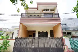 Rumah Seken Terawat Dekat Faskes di Harapan Indah Hadap Utara J-21346
