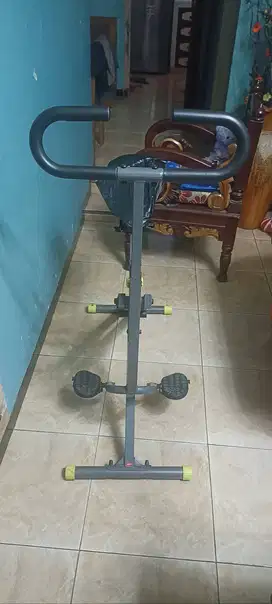 Elliptical bike & power squat excider