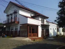 Rumah Hook SHM 15 Menit ke Stasiun Depok Baru LB 230 Siap Huni J-31425