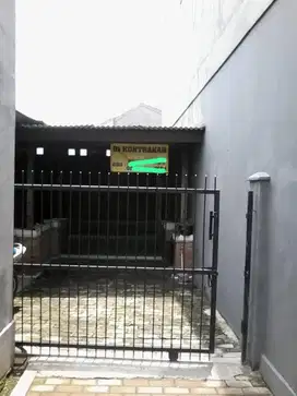 Rumah SHM Luas dekat Stasiun Jurang Mangu Dibantu KPR J-31914