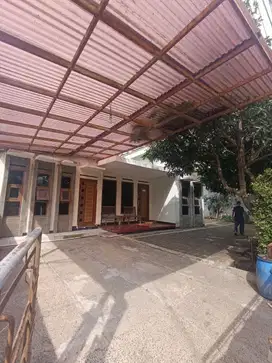 Rumah Terawat Posisi Hook Lokasi Strategis Dekat Mall di Pasteur.