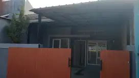 Rumah 1 Lt Terawat 15 Menit ke Terminal Cileungsi Hadap Timur J-31386