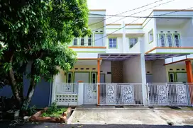Rumah Strategis 15 Menit ke Stasiun Bekasi 2 Lantai Bisa KPR J-19246
