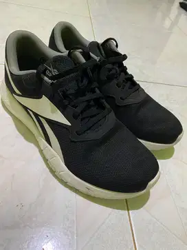 SEPATU REEBOK UNTUK JOGGING