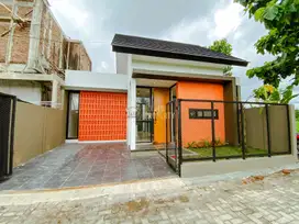 RUMAH MODERN TROPIS, DEKAT JALAN KALIURANG KM 11 DI NGAGLIK