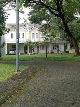 rumah dengan lingkungan asri - Padedangan