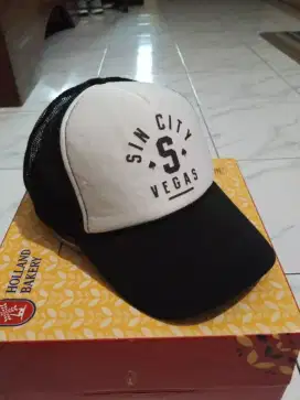 Topi truckers by otto free size original import trucker hat not eiger