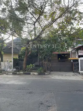 Rumah Mainroad Antapani Untuk Usaha, Kantor Notaris Area Komersil