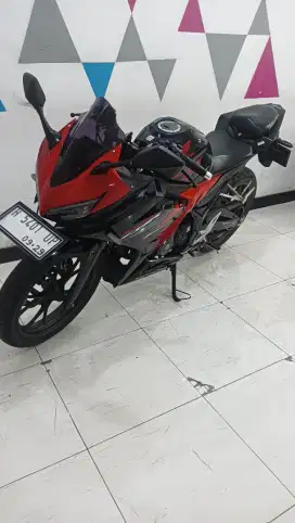 Honda CBR 150 R 2019
