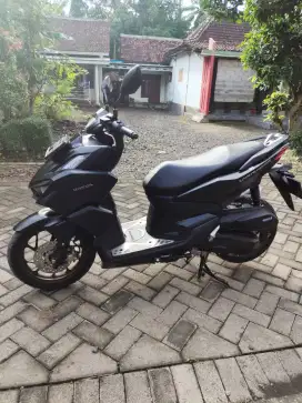 Vario 160 abs hitam doff