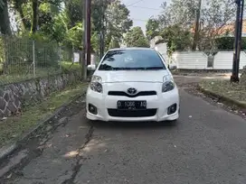 Toyota Yaris e matic 2012 putih