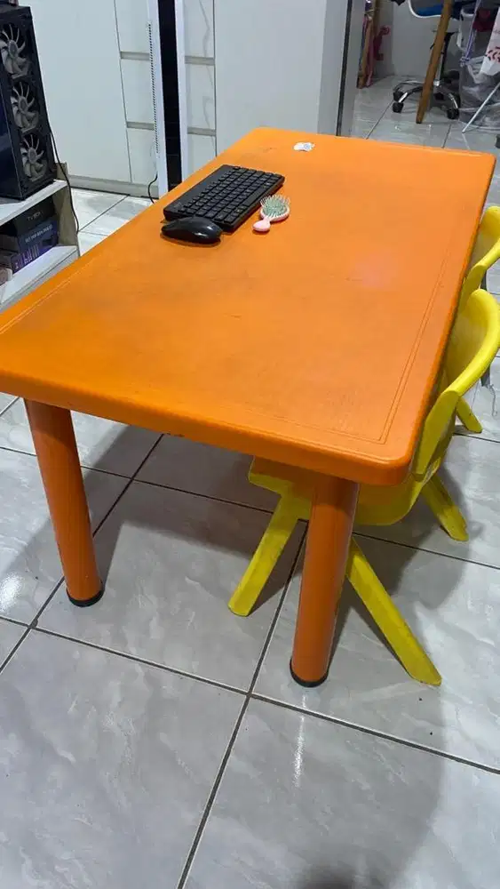 Set Meja Anak merk Atria