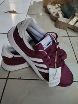 Sepatu adidas run