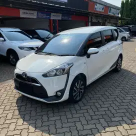 [DP 10jt] Toyota Sienta V 1.5 CVT 2016 Low KM Murah Full Original