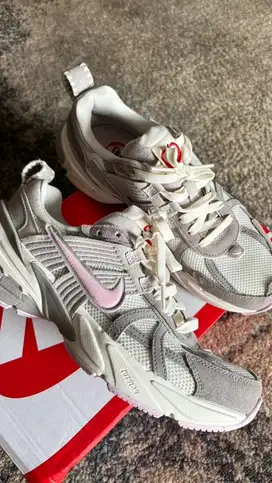 NIKE V2K Run Women’s Shoes