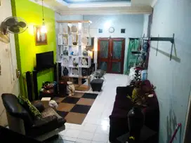 Dijual Cepat Rumah Bisa dijadikan Rumah Kost di Pondok Ranji Tangerang