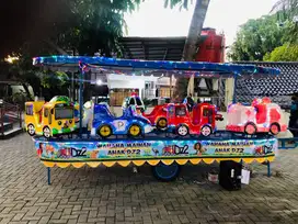 kereta panggung tayo robocar