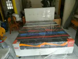 Tempat tidur / kasur
