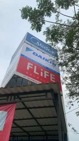DIBUTUHKAN HELPER TEKNISI AC
