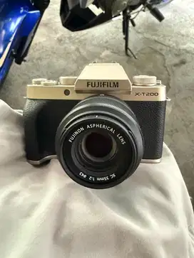 Fujifilm xt200 lensa kit