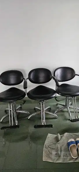 Jual bangku salon bekas