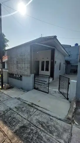 Disewakan rumah di perumahan sinar Waluyo Kedungmundu
