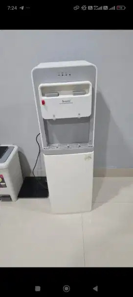 Dispenser galon bawah