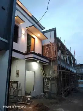 Rumah baru 2 lantai free BPHTB  cash kpr 750 juta 2kt 2km  jakarta