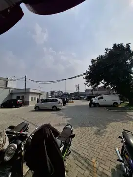 Tanah dan bangunan komersial di Plaza kramat jati jakarta timur