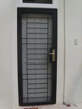 PINTU SAFETY PENGAMAN RUMAH